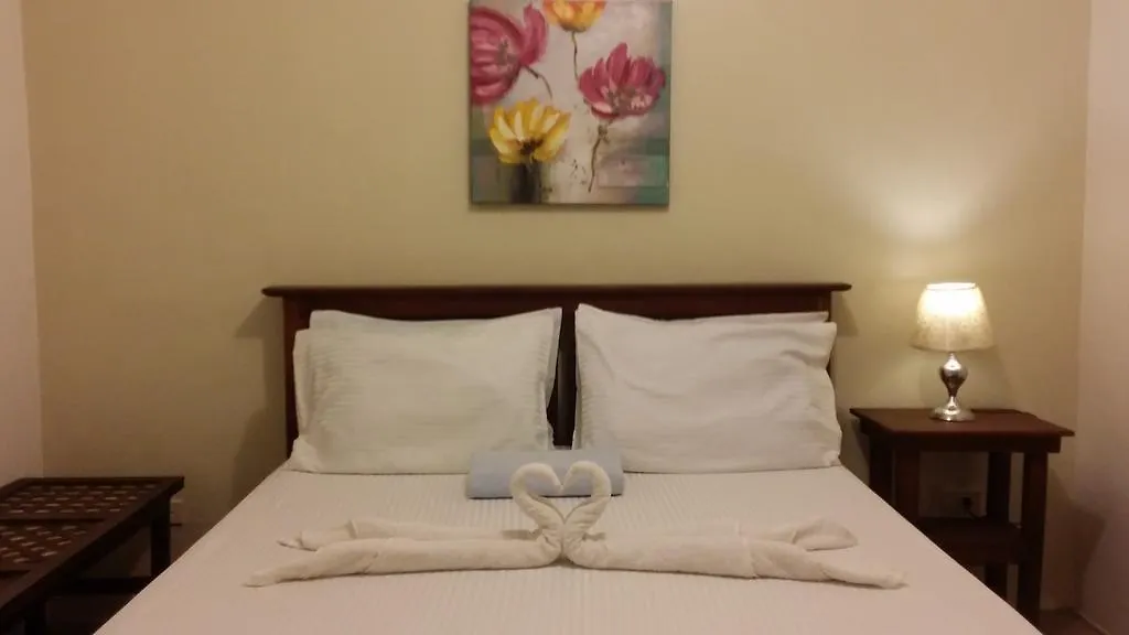 Panglao Palms Apartelle 2*,