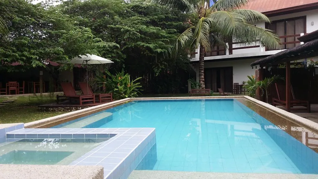 אורחן Panglao Palms Apartelle