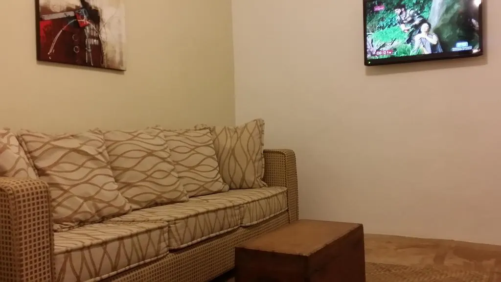 Panglao Palms Apartelle אורחן