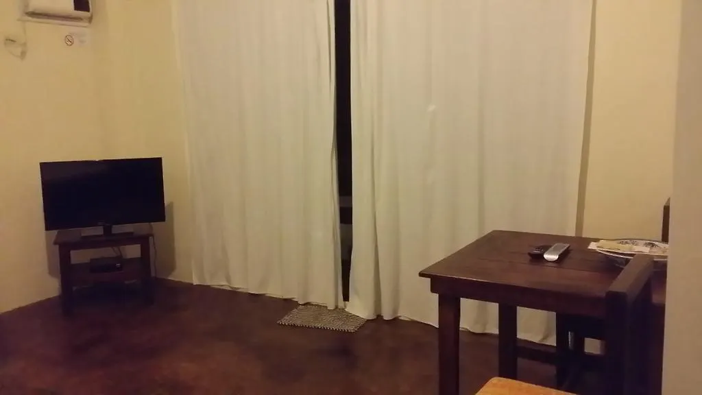 Panglao Palms Apartelle אורחן