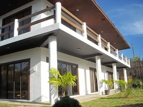 Panglao Palms Apartelle אורחן