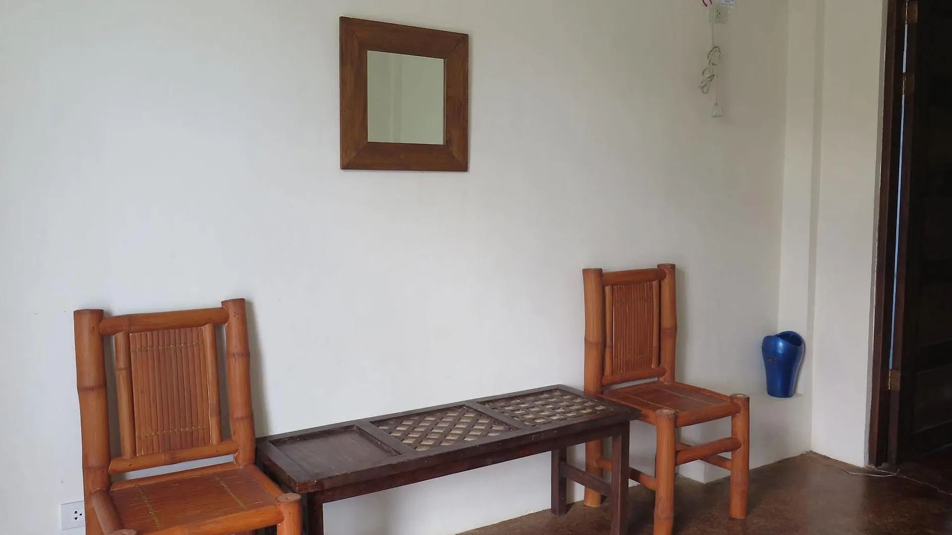 אורחן Panglao Palms Apartelle