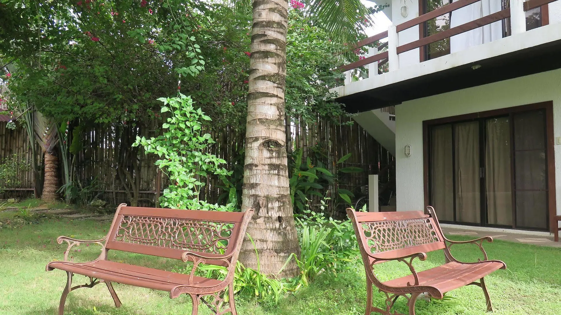 Panglao Palms Apartelle 2*,  הפיליפינים