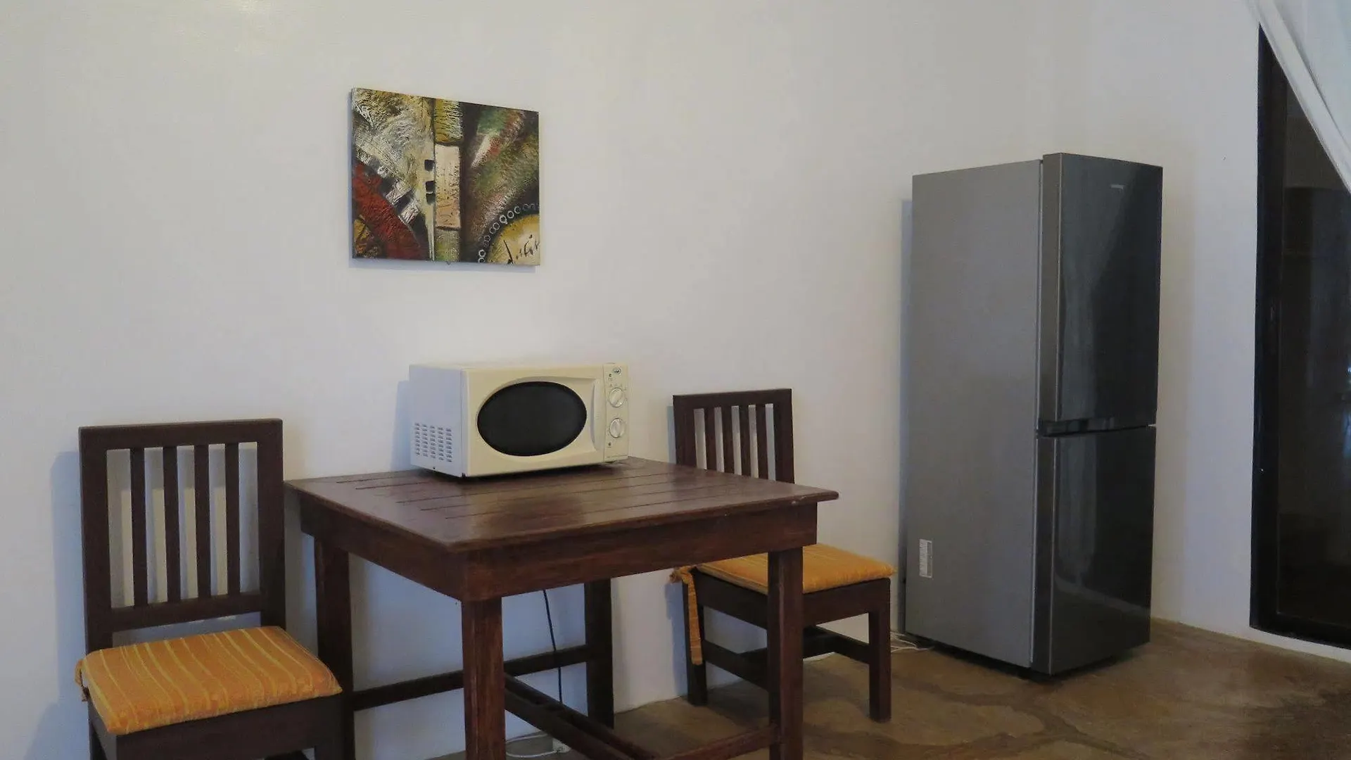 Panglao Palms Apartelle אורחן
